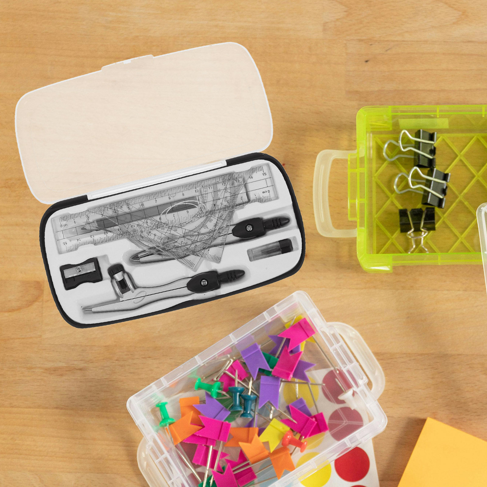 1セットの幾何学製図セット。分度器、コンパス、定規が含まれ、 - Math Geometry Set With Compass のレビューと価格